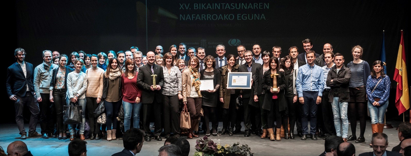 Entrega del premio EFQM a toda la plantilla de Mutua Navarra