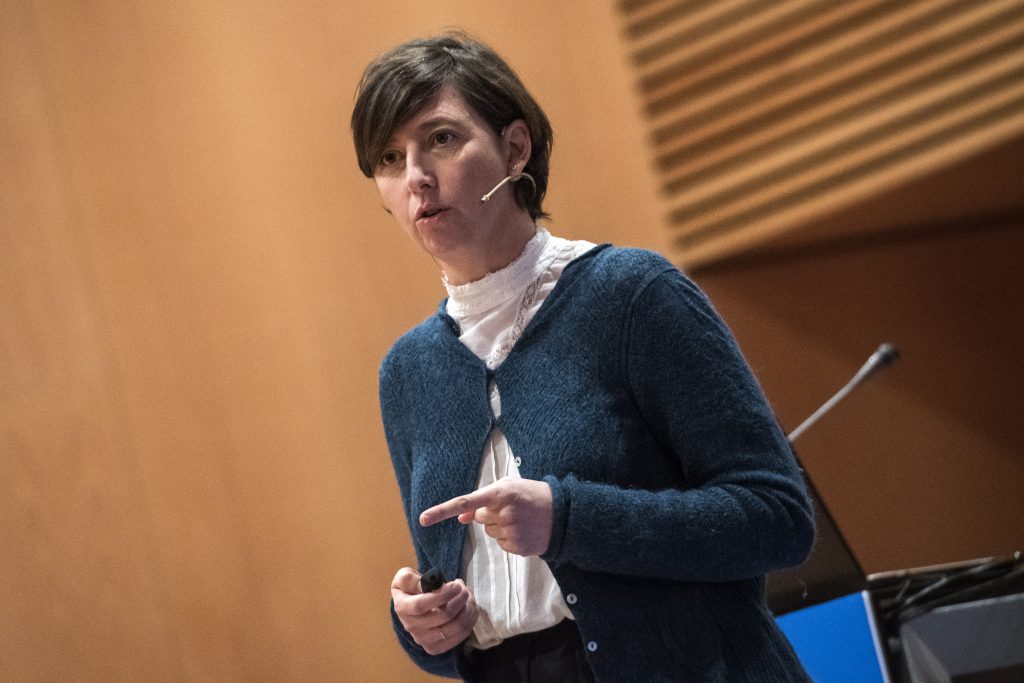 Ponente Lourdes Tomás en el evento del premio azul de MN