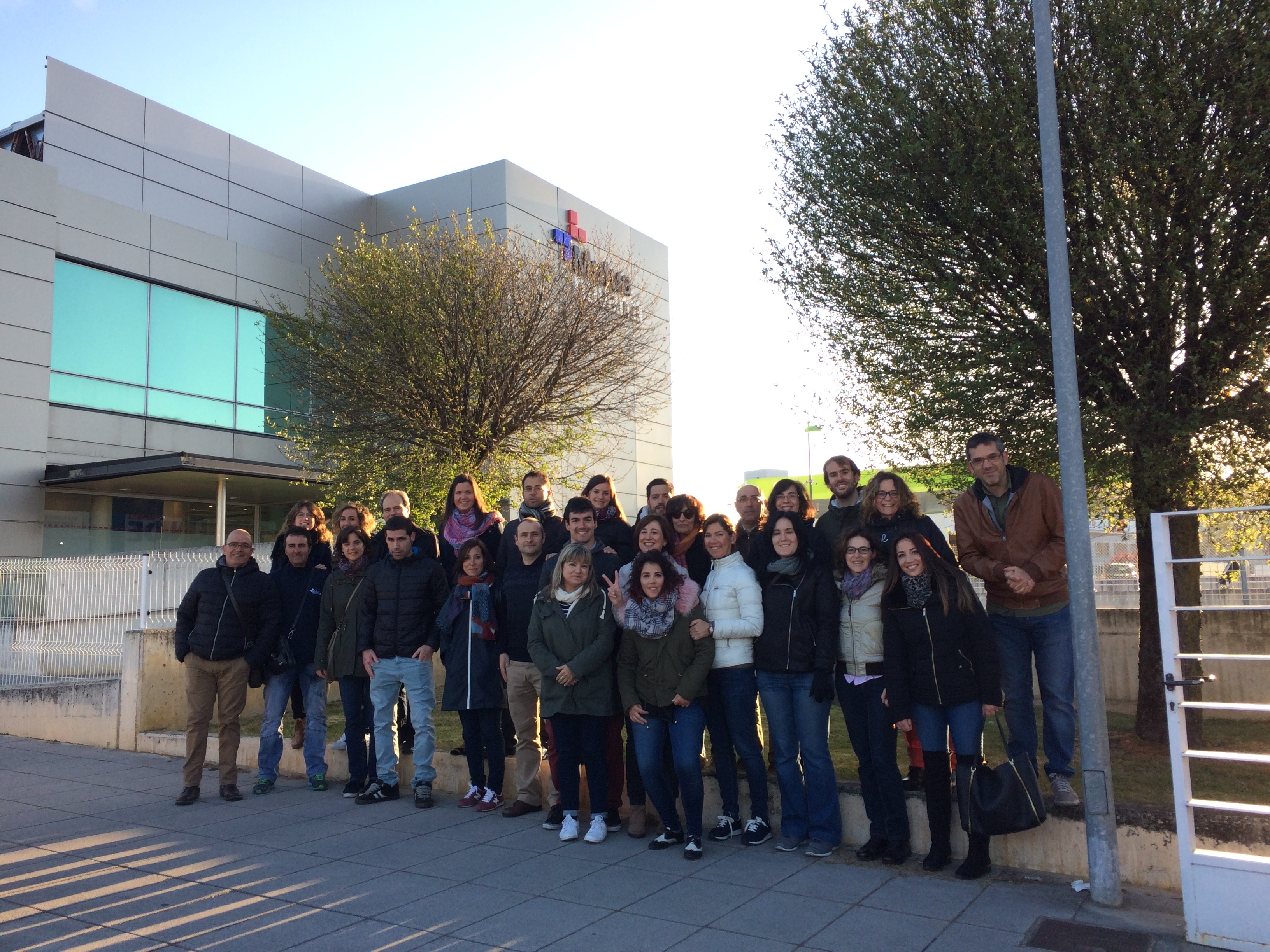 Foto de grupo empleados de Mutua Navarra del día internacional de la Seguridad y la Salud en el trabajo