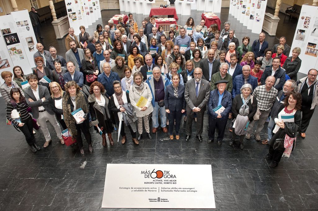 Foto de todos los integrantes del evento: Gobierno de Navarra apuesta por un envejecimiento activo y saludable