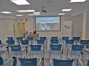 Foto de una sala de conferencias de la sede de Tudela de Mutua Navarra