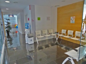 Foto de la sala de espera de la sede de Tudela