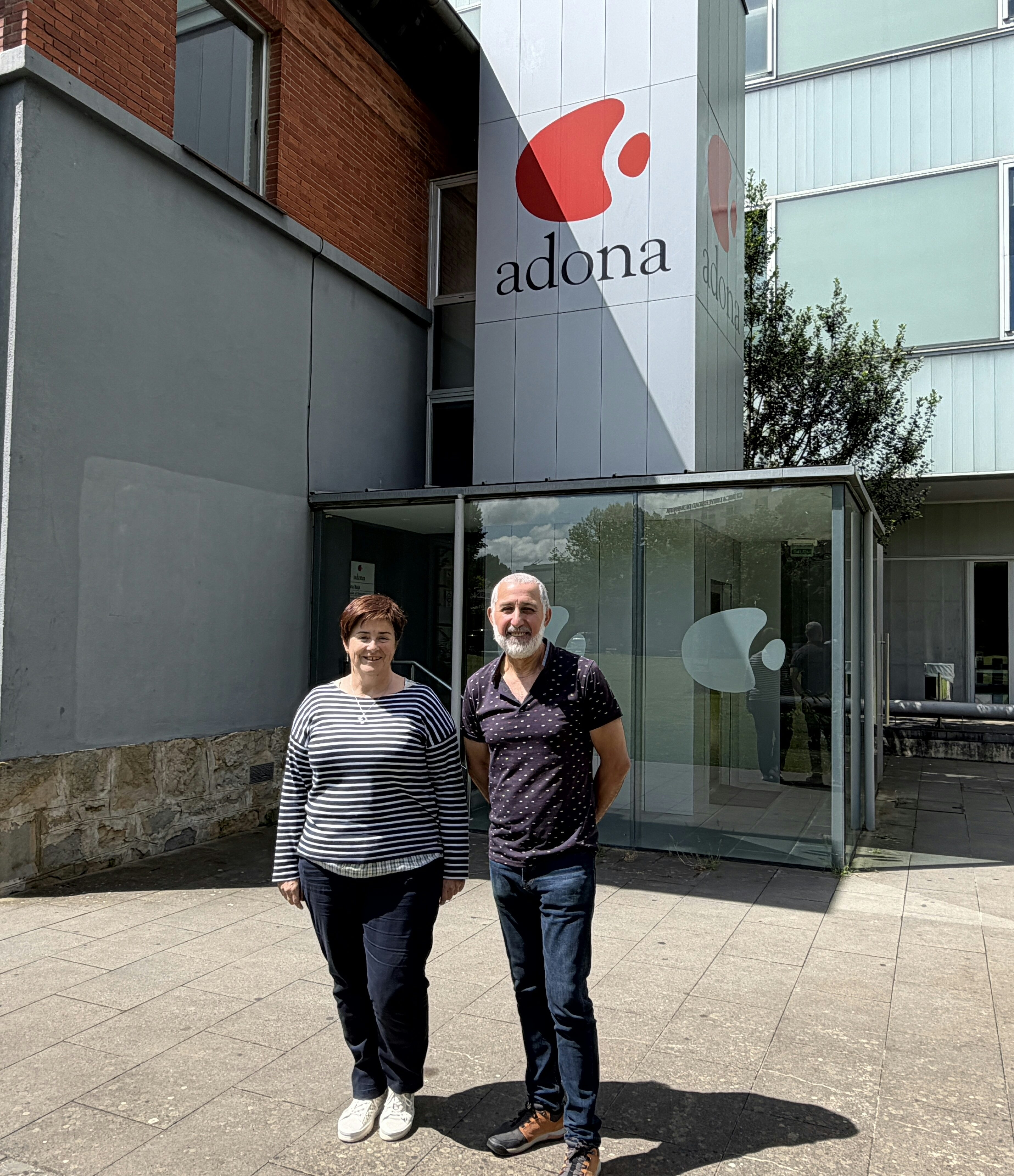 Juan Castro y María Otermin, gerente y coordinadora de ADONA